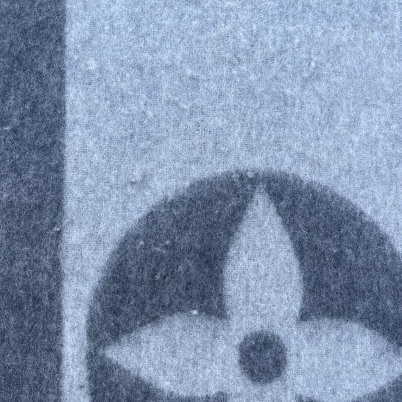 LOUIS VUITTON LV Logo Long Muffler 75% Lambswool 25% Angora Gray - Picture 5 of 7